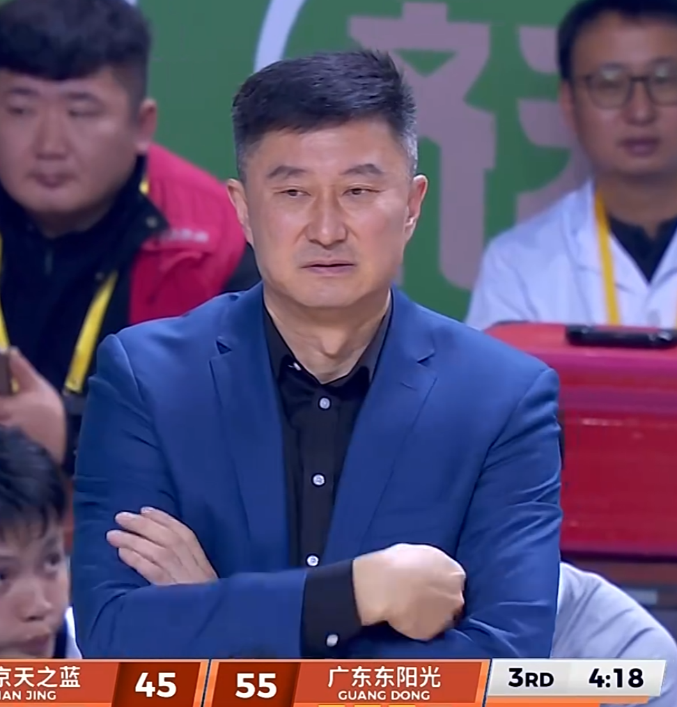 欧冠直播app下载官网-广东3消息!四外援合同正式转保障,徐杰连夜加练,杜锋押宝成功