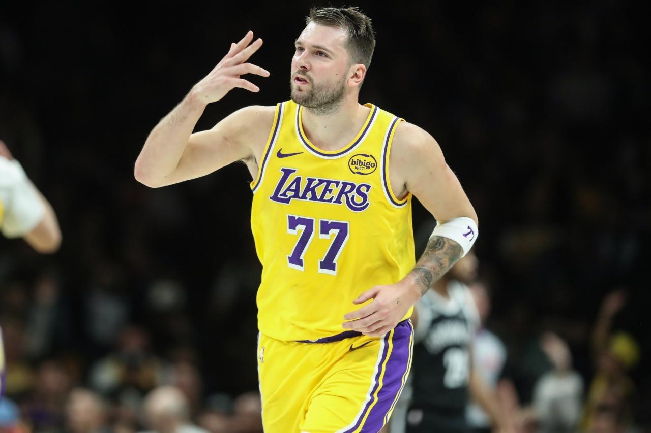 欧冠手机直播软件-四换九!NBA一夜传来大交易,状元远赴奇才,独行侠再现谜之操作